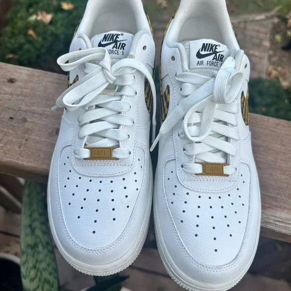 Nike Air Force 1 Low | Game Day Colors Black/Yellow Gingham Swoosh | Size 10. - Picture 2 of 3